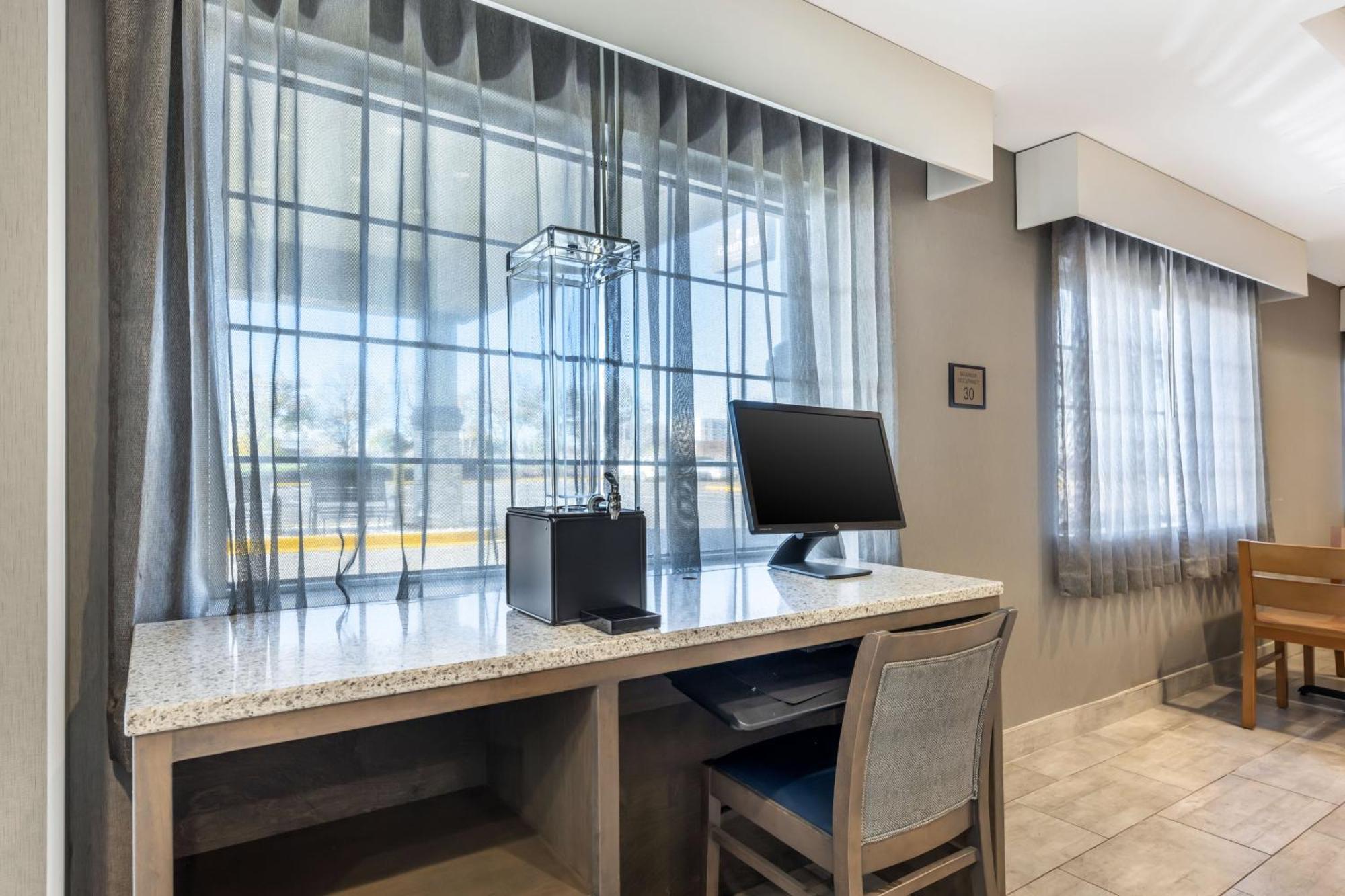 Country Inn & Suites By Radisson Bolingbrook, I-55 Eksteriør billede