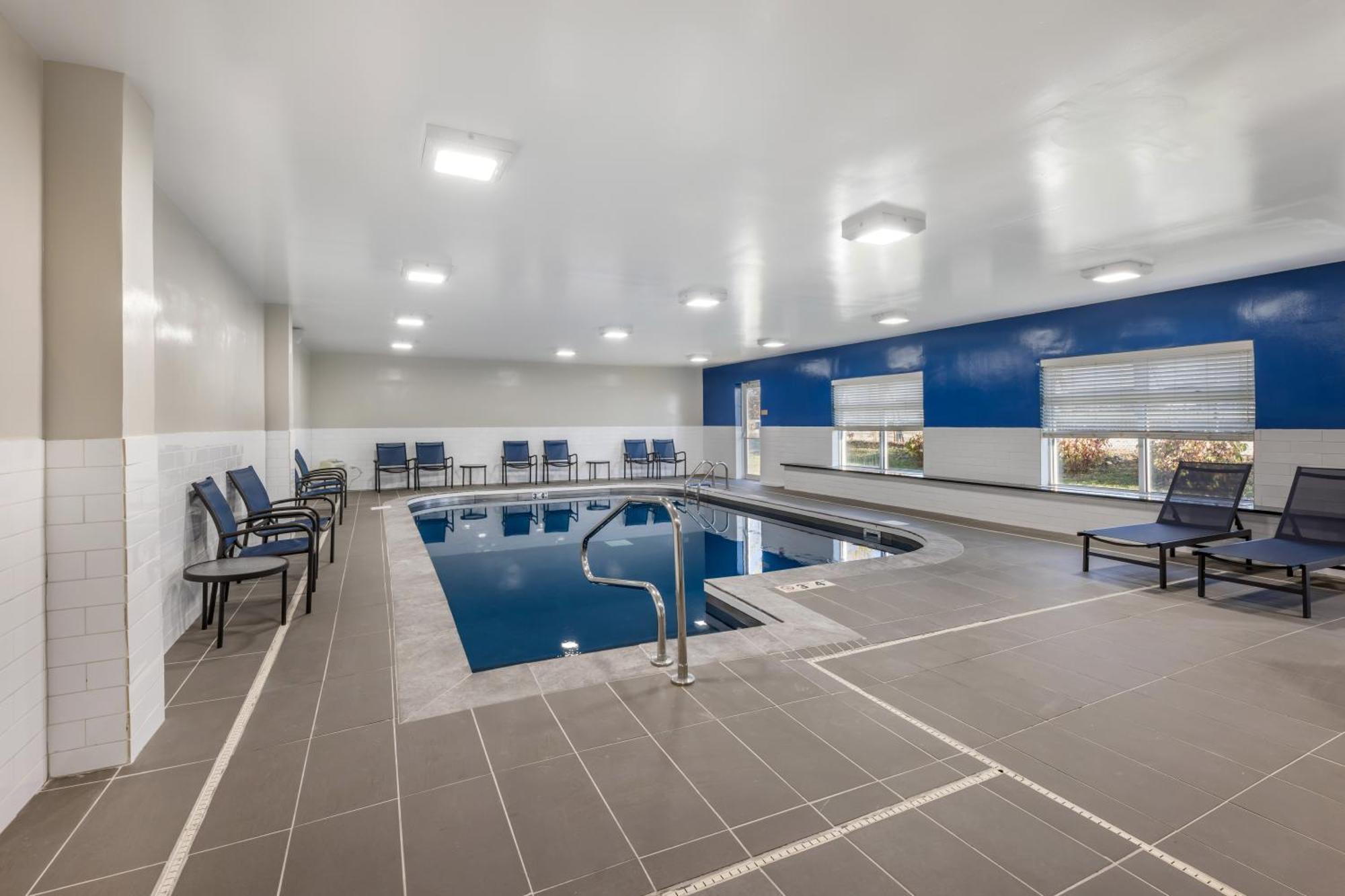 Country Inn & Suites By Radisson Bolingbrook, I-55 Eksteriør billede