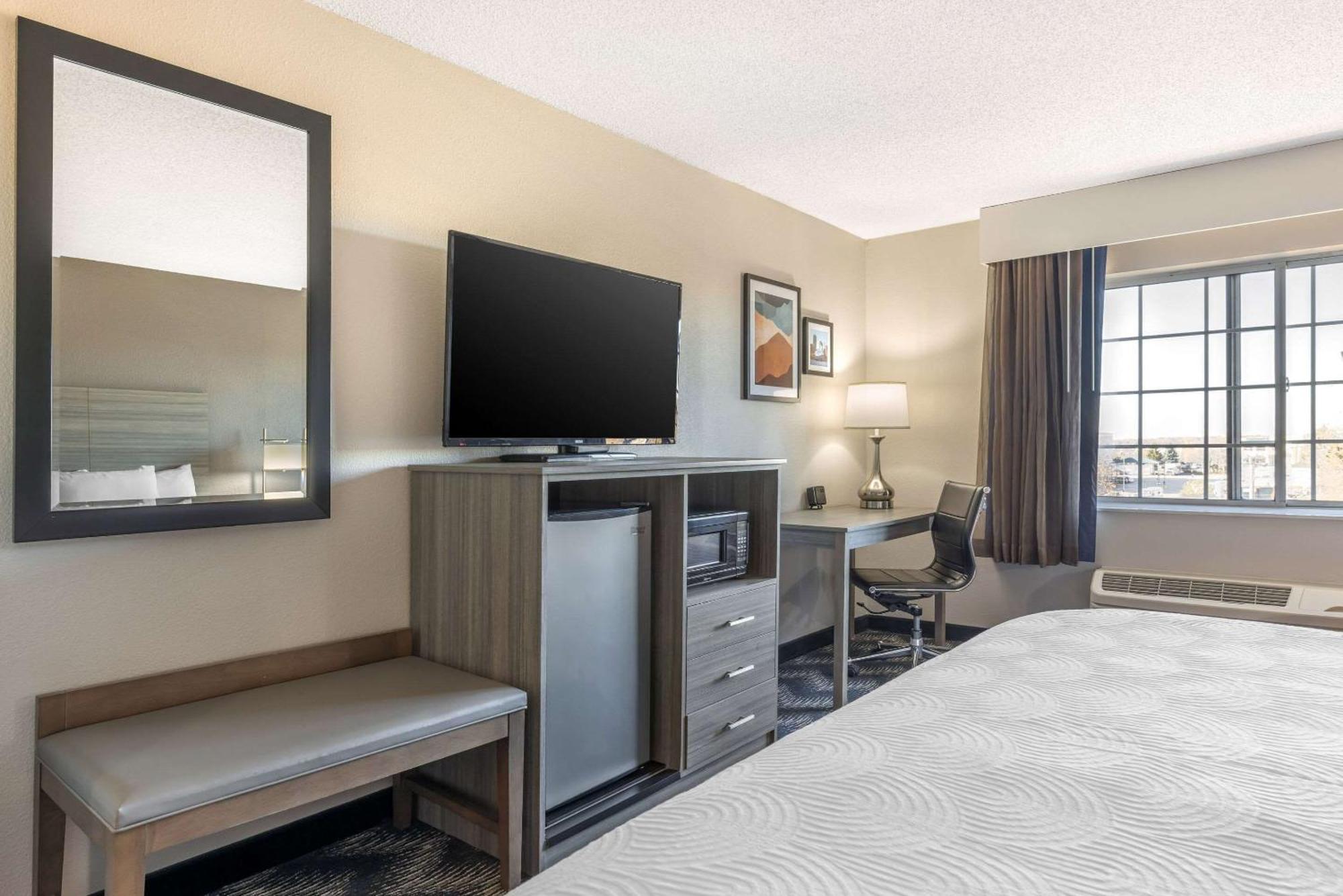 Country Inn & Suites By Radisson Bolingbrook, I-55 Eksteriør billede